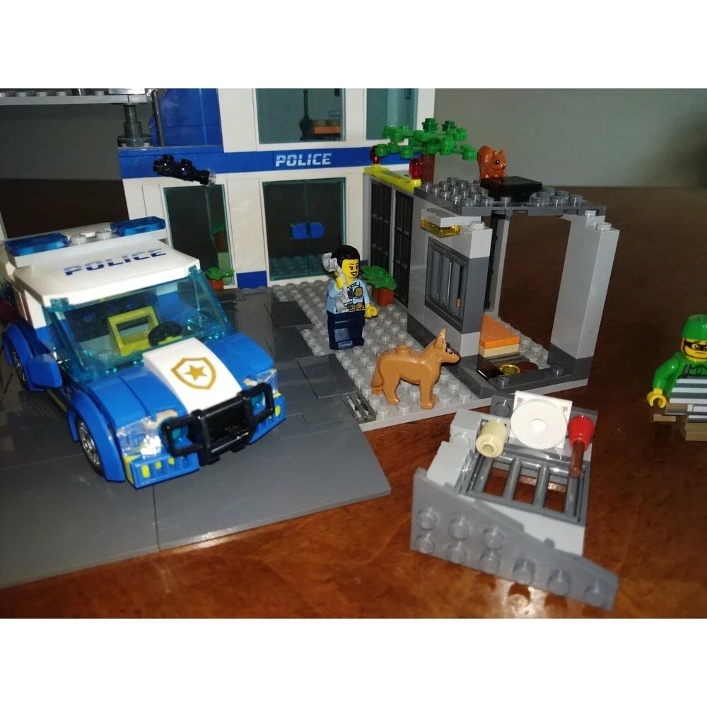 Lego City Police Station 60316 Mostly Complete - Garbage Truck Helicopter Police